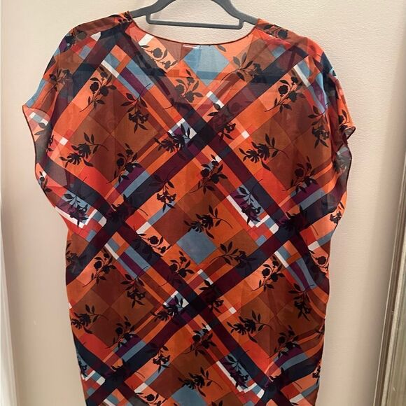 CAbi Zadie lattice tunic top with camisole. - Picture 5 of 5